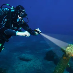 Orca-torch-phare-plongee-d700-1700-lumen-pas-cher-sub-odyssee -Magasin Aqualunged d700 phare 1700 lumens orca torch 5